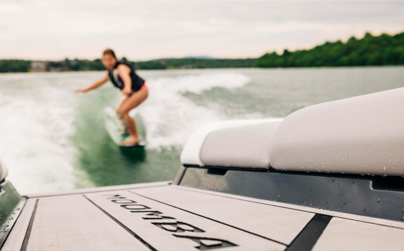 Wake Surf Boat